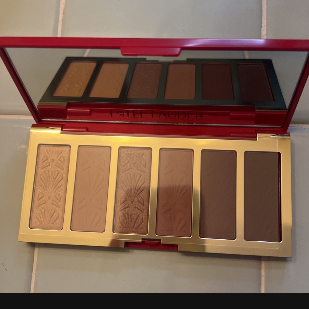 Brand new Estee Lauder Eyeshadow Palette - Warm Neutrals